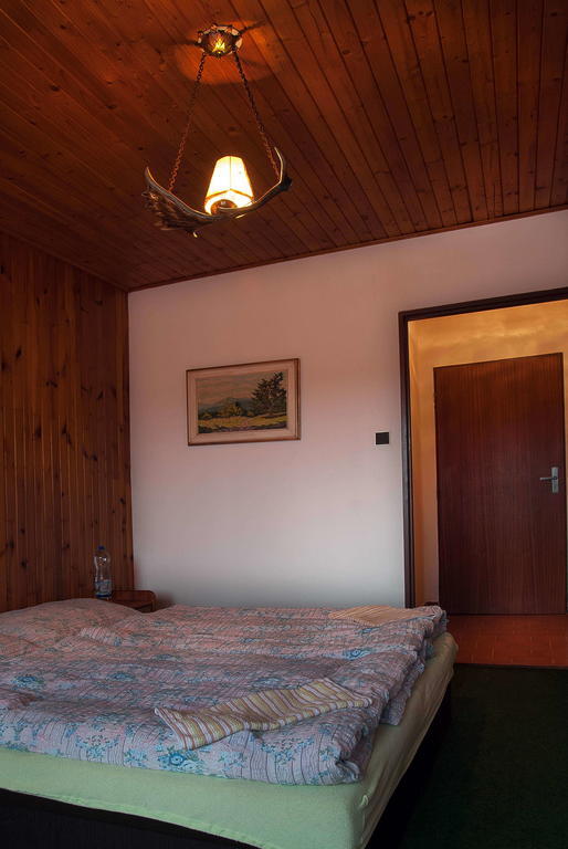 Lovecky Hotel Jivak Loučeň Zimmer foto