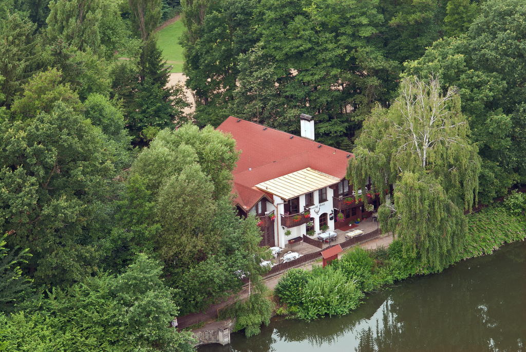 Lovecky Hotel Jivak Loučeň Exterior foto