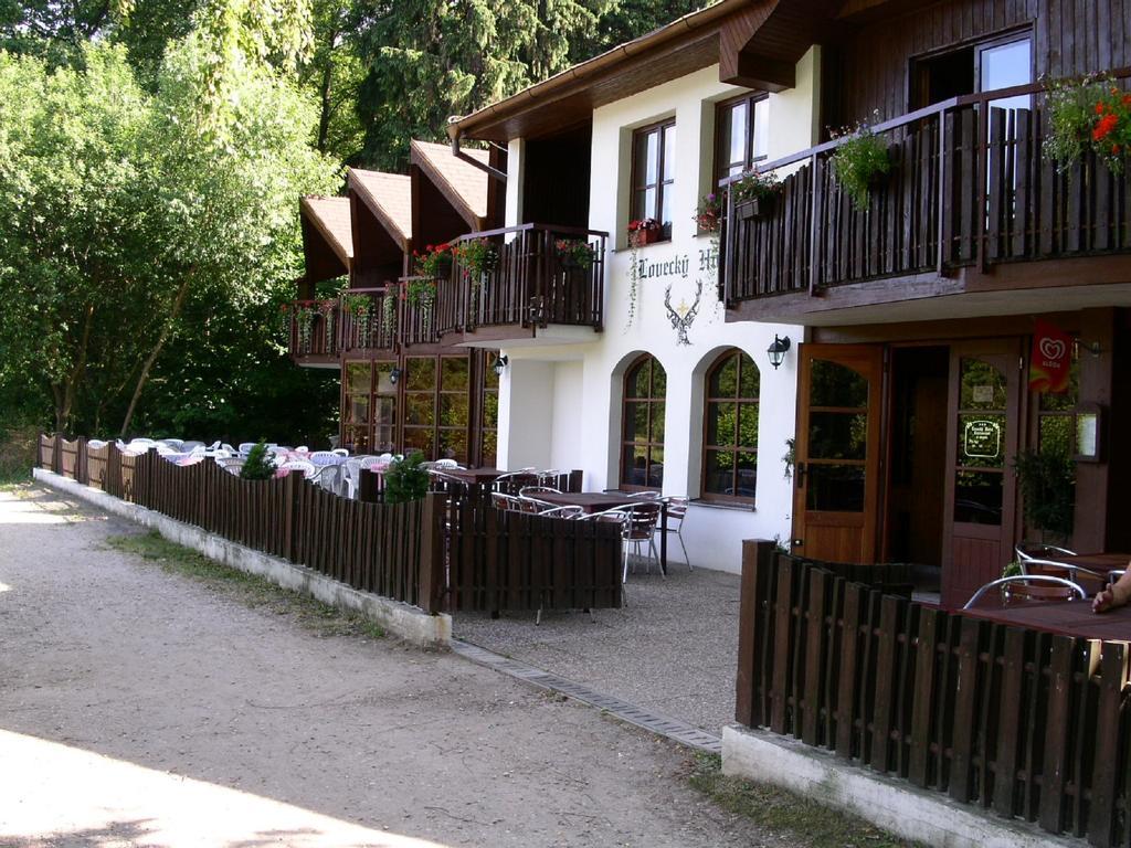 Lovecky Hotel Jivak Loučeň Exterior foto